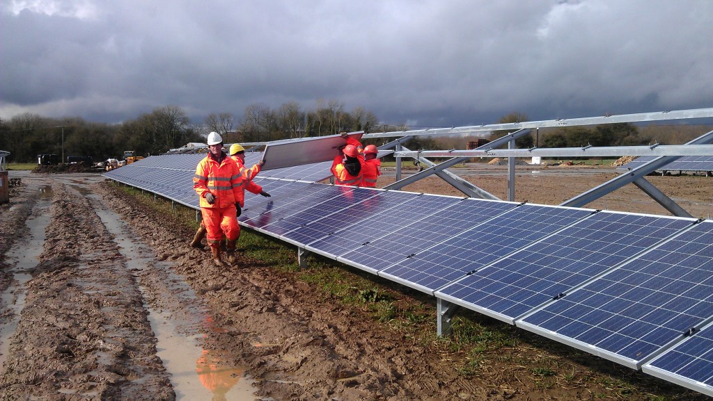 Photovoltaic plant assembly in England (UK)